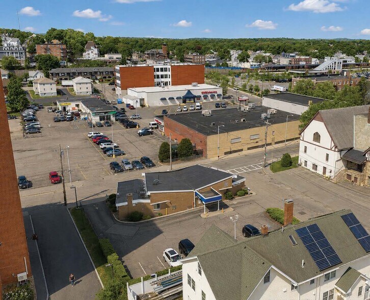 34 Chapman St, Quincy, MA à vendre - Photo du bâtiment - Image 3 de 6