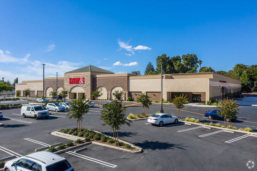 25872 Muirlands Blvd, Mission Viejo, CA for lease - Primary Photo - Image 1 of 3