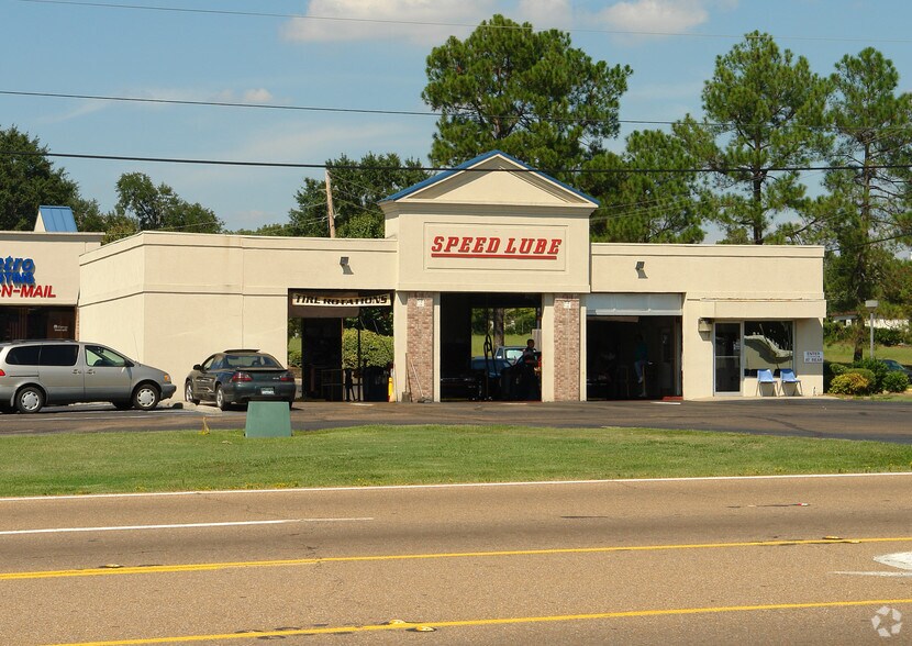 309 Hwy 80 E, Clinton, MS à louer - Photo principale - Image 2 de 3