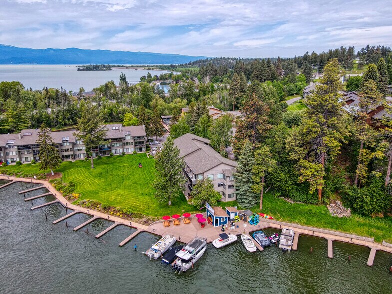 180 Vista Ln, Bigfork, MT à vendre - Photo du bâtiment - Image 3 de 15