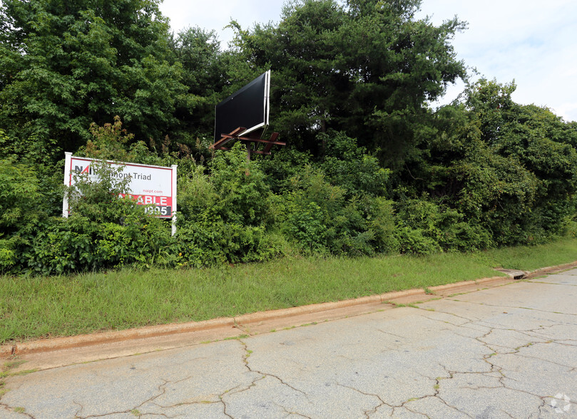 2902-2904 Oakland Ave, Greensboro, NC for sale - Primary Photo - Image 1 of 6