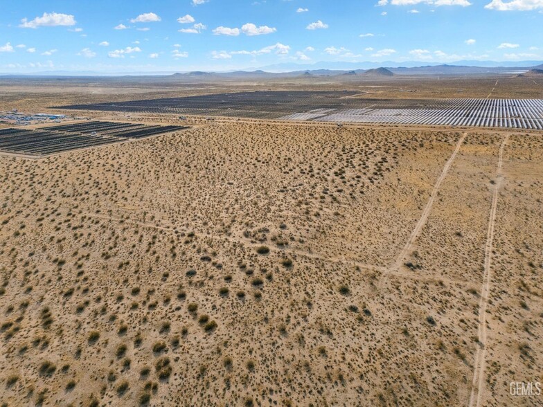 APN# 235-353-04, Mojave, CA à vendre - Aérien - Image 2 de 7