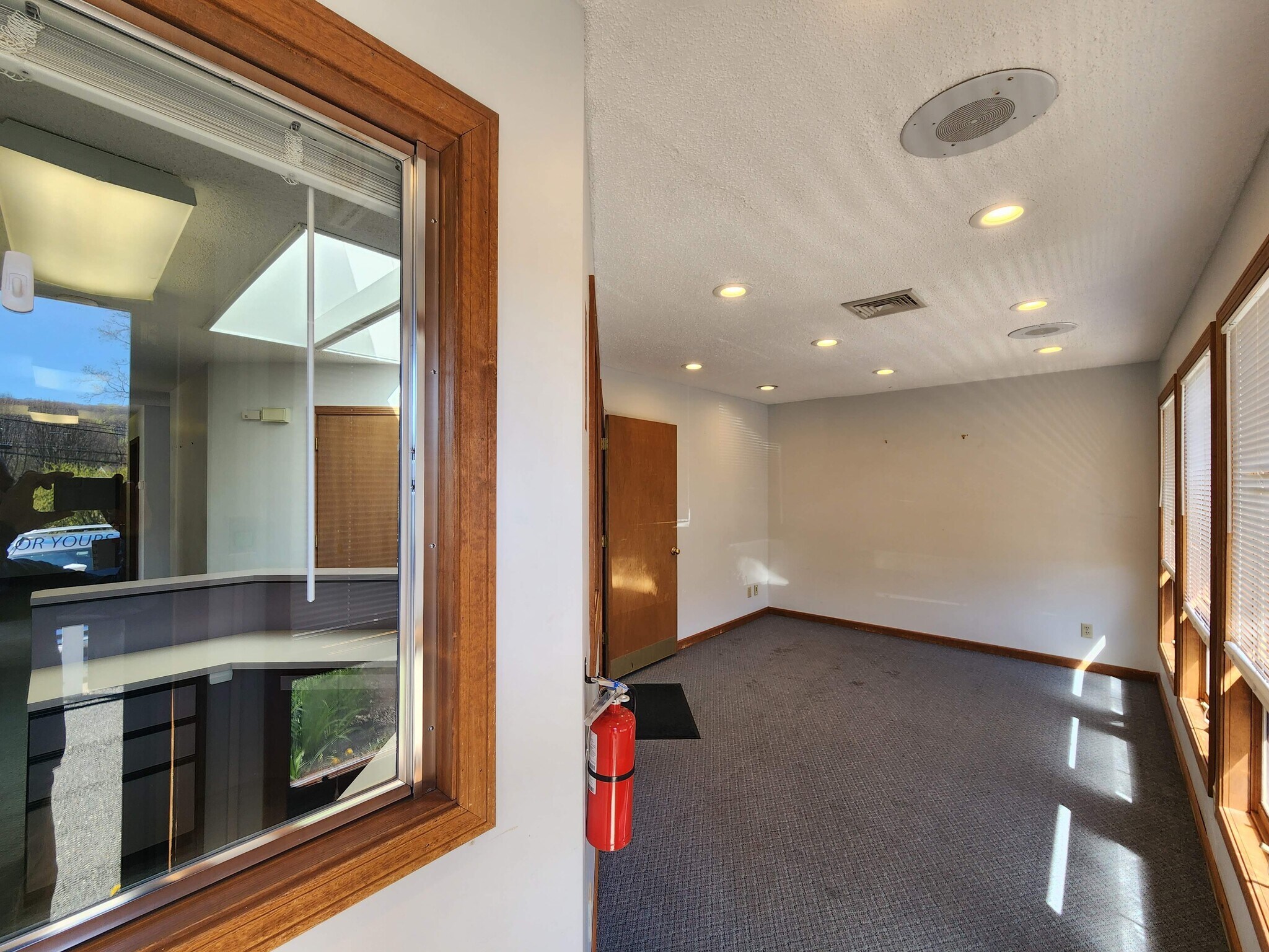 1 Old Park Lane Rd, New Milford, CT for lease Interior Photo- Image 1 of 17