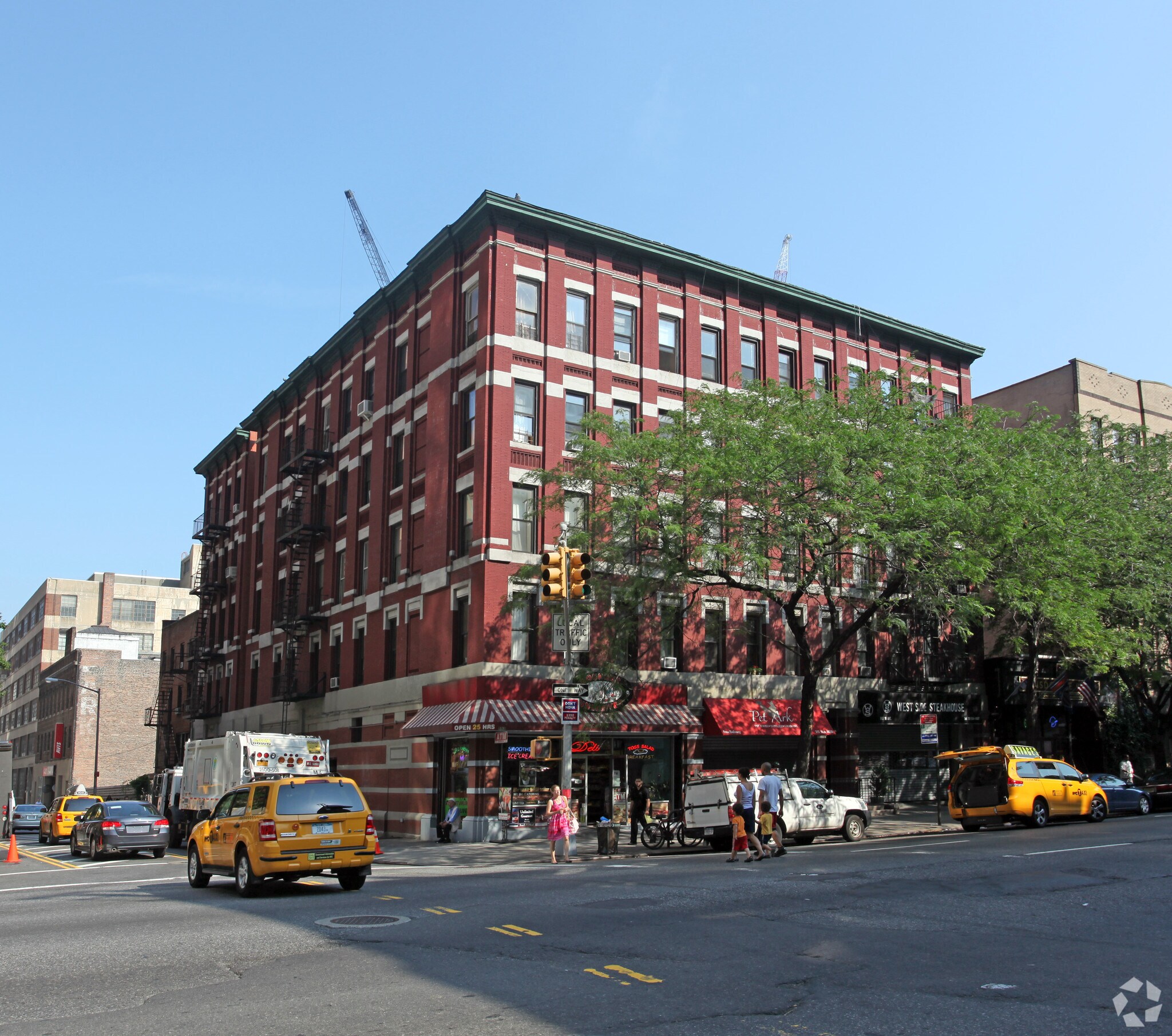 597 10th Ave, New York, NY for lease Primary Photo- Image 1 of 4