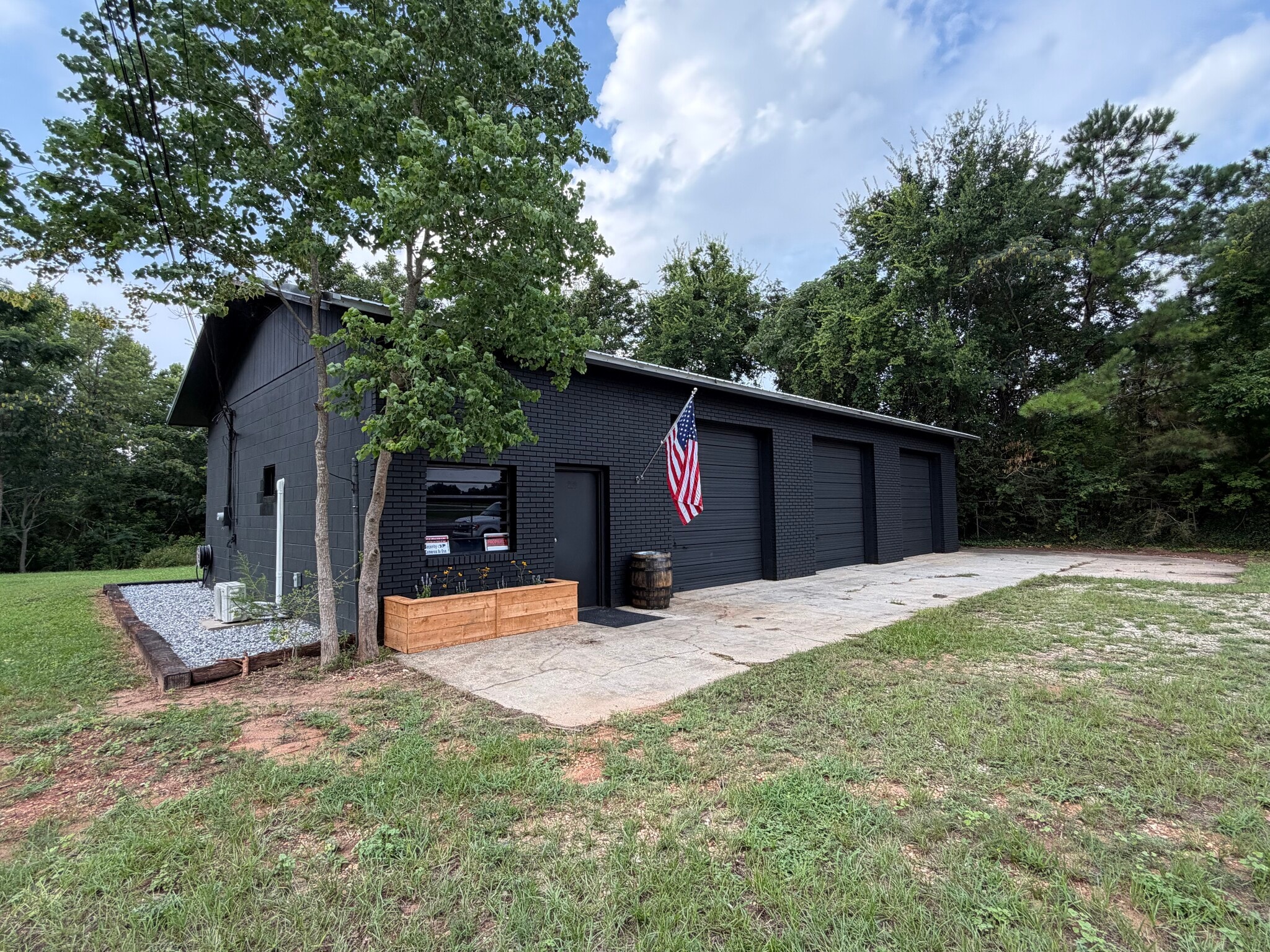 215 Old Newton Rd, Daleville, AL for sale Primary Photo- Image 1 of 2