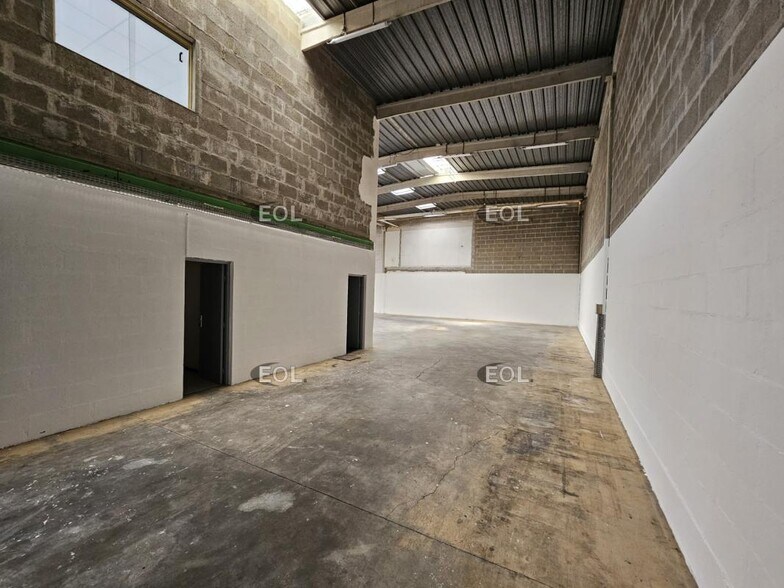 Industrial in Valenton for lease - Interior Photo - Image 2 of 9