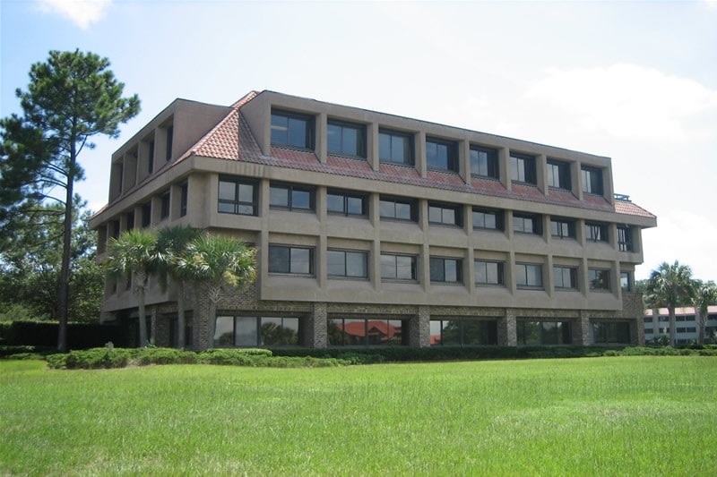 23B Shelter Cove Ln, Hilton Head Island, SC for lease - Building Photo - Image 2 of 9