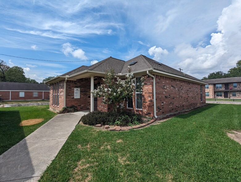 6870 Phelan Blvd, Beaumont, TX à vendre - Photo du b timent - Image 1 de 25