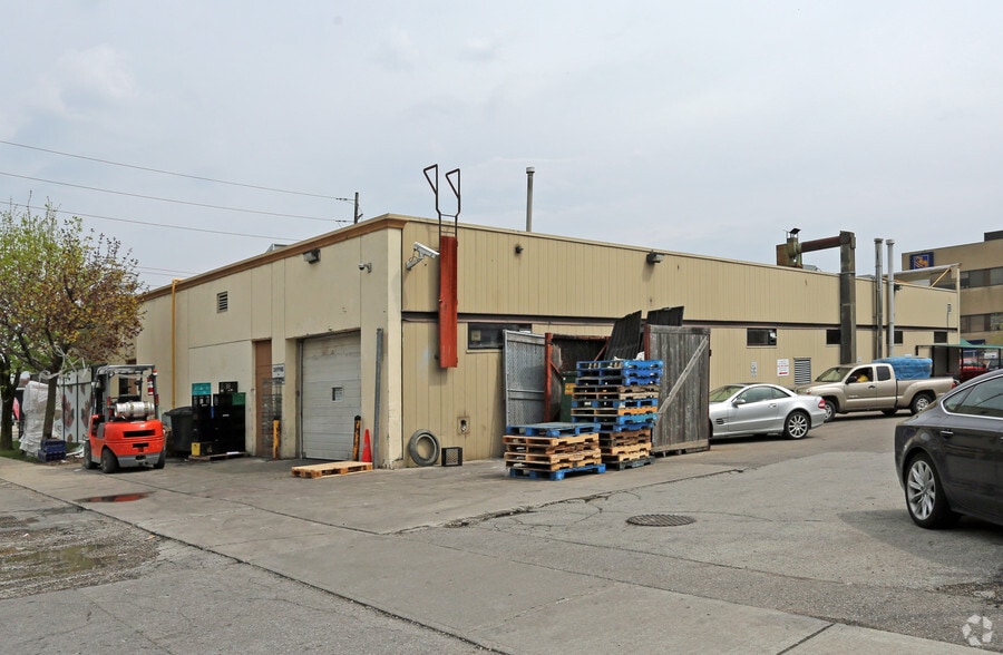 1909 Lawrence Ave E, Toronto, ON for sale - Building Photo - Image 2 of 5