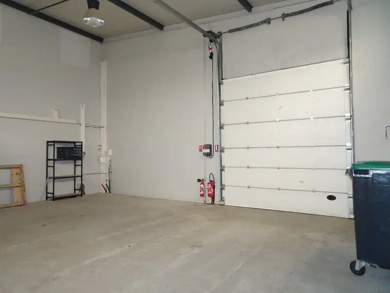 Flex in Colomiers for lease - Building Photo - Image 2 of 8