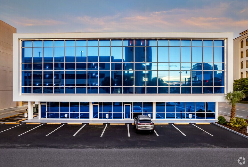 2080 Ringling Blvd, Sarasota, FL à vendre - Photo du bâtiment - Image 2 de 11