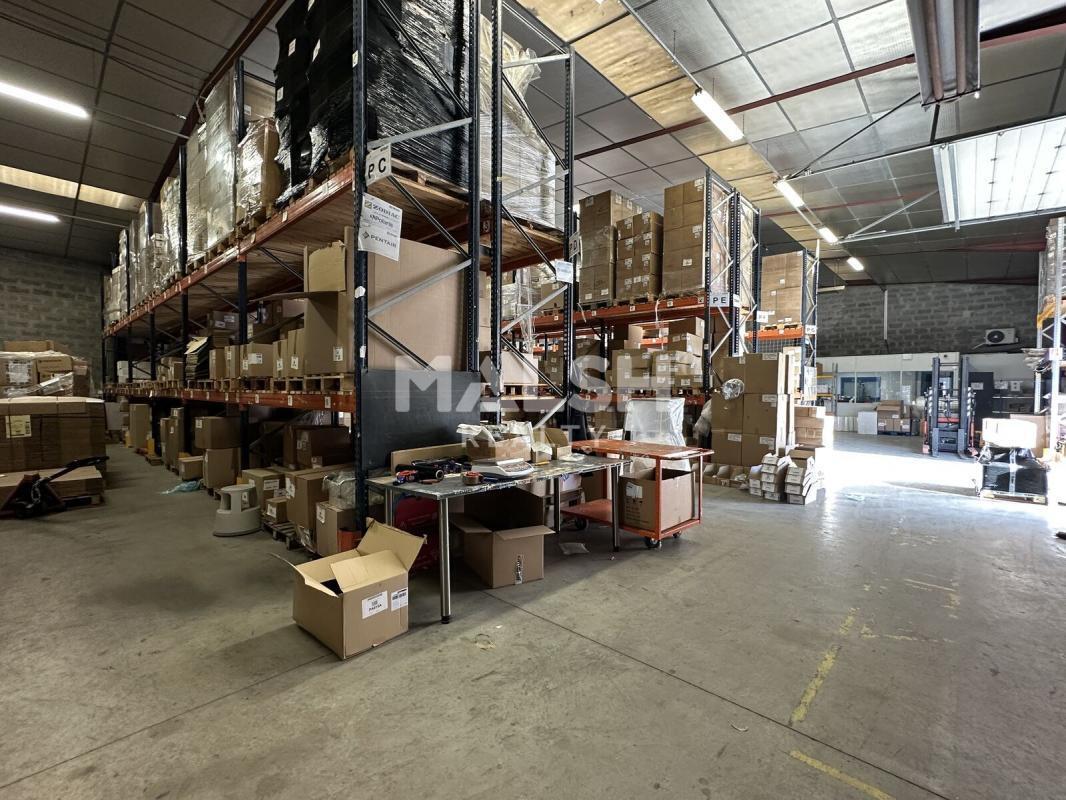 Flex in Chassieu for lease Building Photo- Image 1 of 5