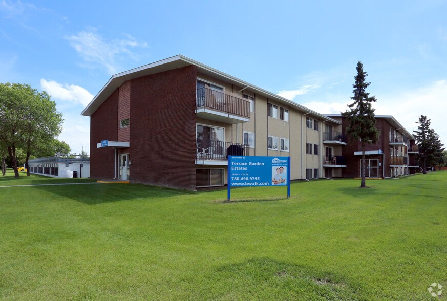 13124 126th St NW, Edmonton, AB à vendre - Photo principale - Image 1 de 1