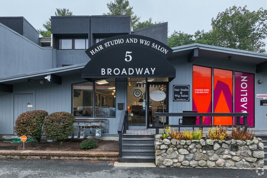 5 Broadway, Saugus, MA à louer - Photo du bâtiment - Image 3 de 4