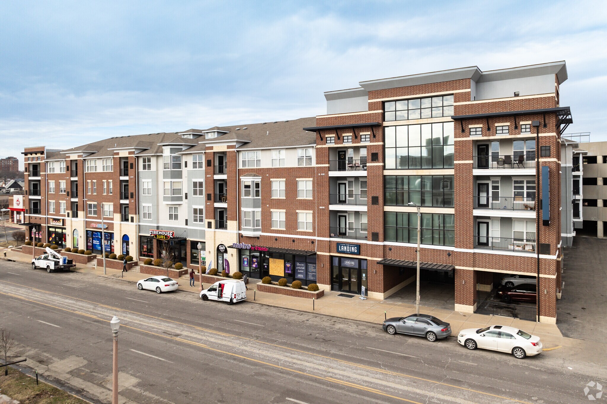 3949 Lindell Blvd, Saint Louis, MO for lease Primary Photo- Image 1 of 32