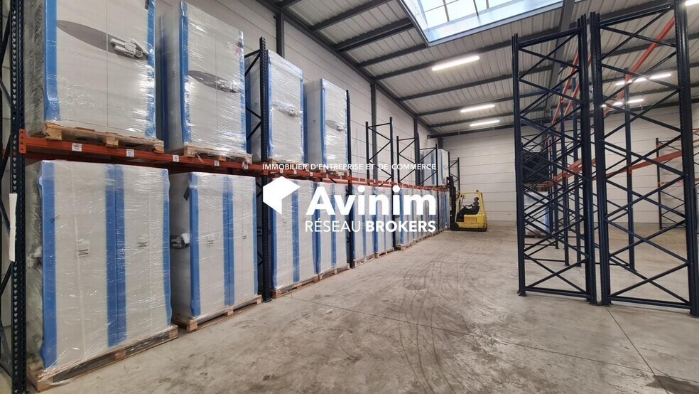 Industrial in Chambly for lease - Interior Photo - Image 2 of 4