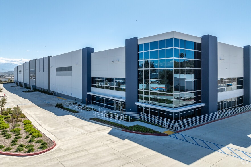 23550 Placentia Ave, Perris, CA for lease - Building Photo - Image 3 of 7