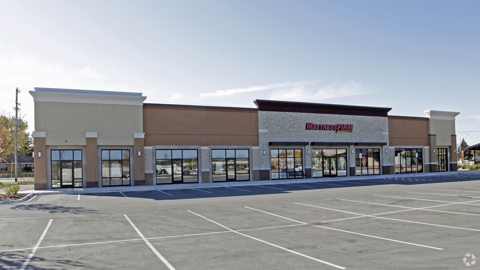 1190 W Sunset Dr, Waukesha, WI for lease - Building Photo - Image 3 of 7