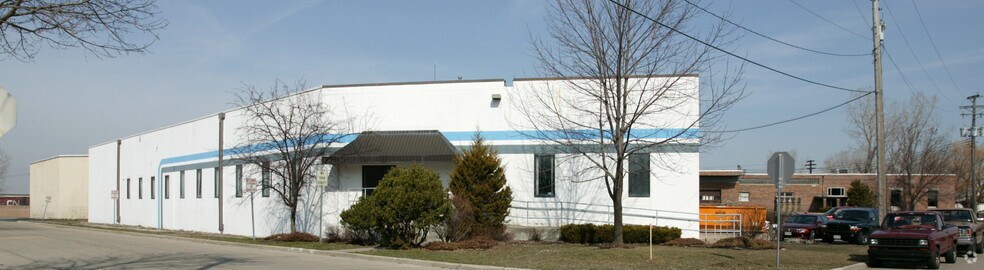 1800 W Rogers Ave, Appleton, WI for lease - Building Photo - Image 2 of 4
