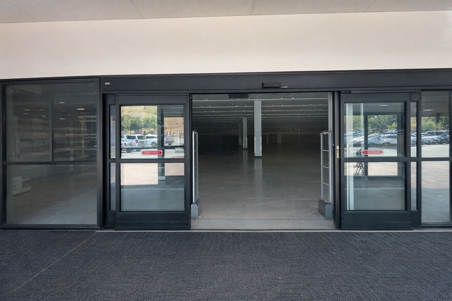 4484-4500 Las Positas Rd, Livermore, CA for lease - Building Photo - Image 3 of 5