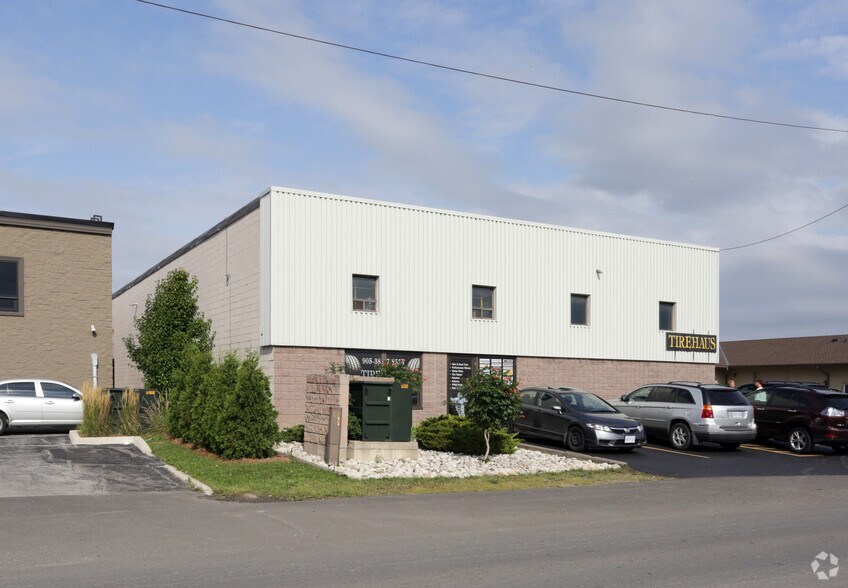 230 Pritchard Rd, Hamilton, ON à vendre - Photo du bâtiment - Image 2 de 2