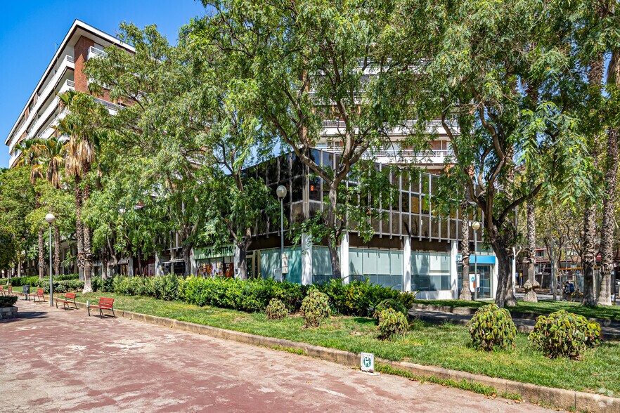 Office in Barcelona, Barcelona for sale - Primary Photo - Image 1 of 4