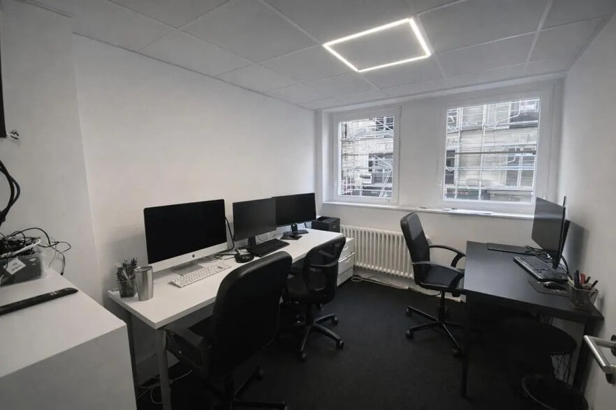 Retail in Paris for lease - Building Photo - Image 3 of 9