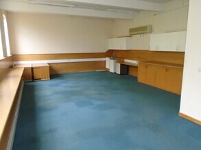 47C Blackborough Rd, Reigate for lease Interior Photo- Image 1 of 3