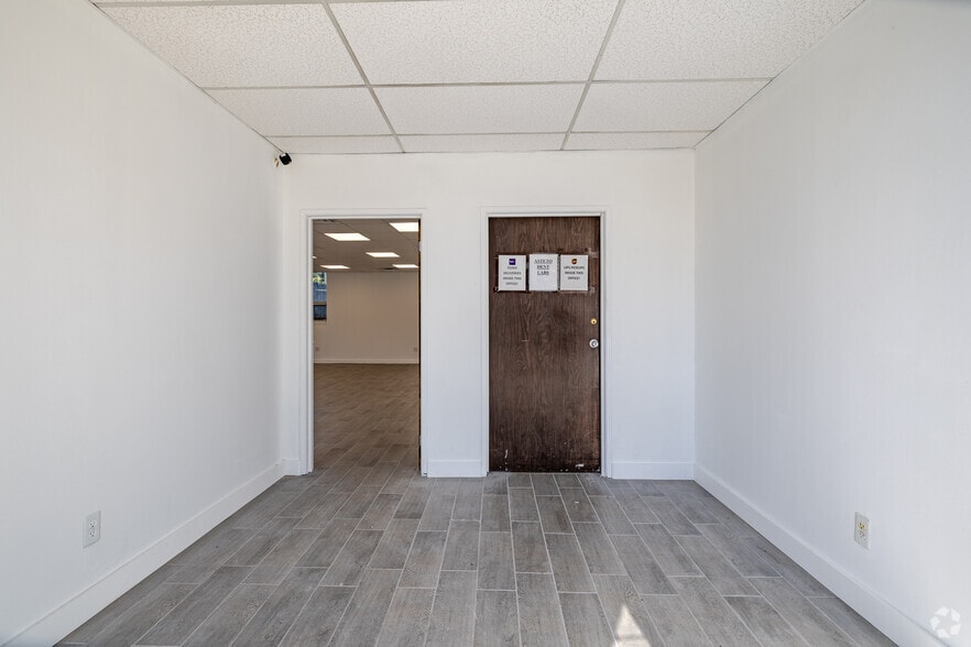 2075 Millburn Ave, Maplewood, NJ for sale - Lobby - Image 3 of 15