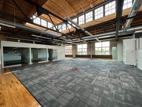 807 Broadway St NE, Minneapolis, MN for lease Interior Photo- Image 2 of 12