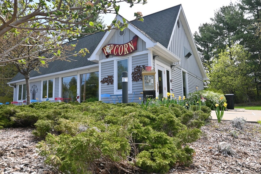 12046 State Hwy 42, Ellison Bay, WI for sale - Building Photo - Image 3 of 23