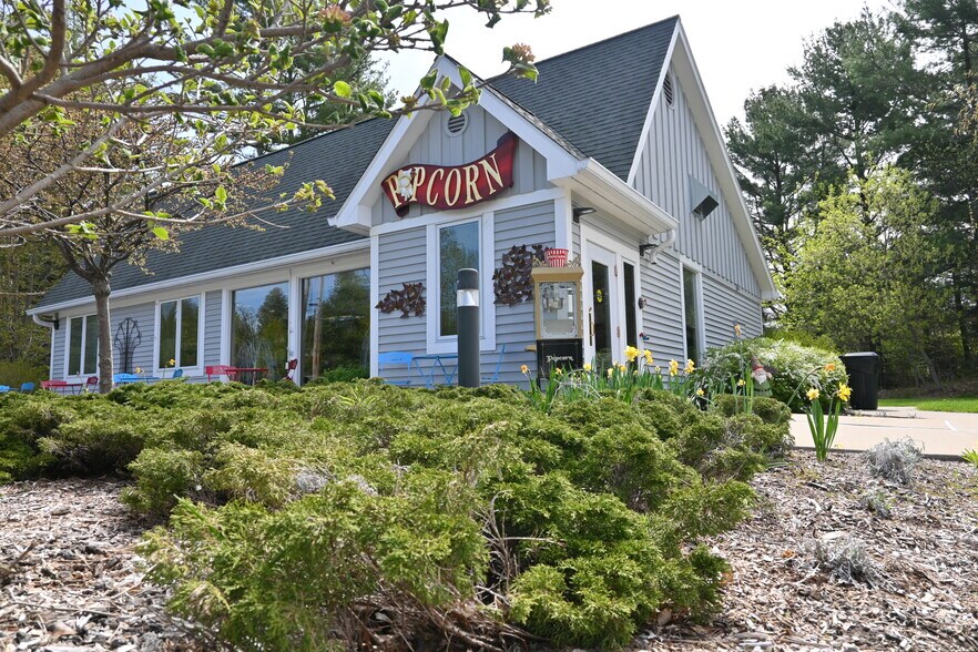 12046 State Hwy 42, Ellison Bay, WI à vendre - Photo du bâtiment - Image 3 de 23