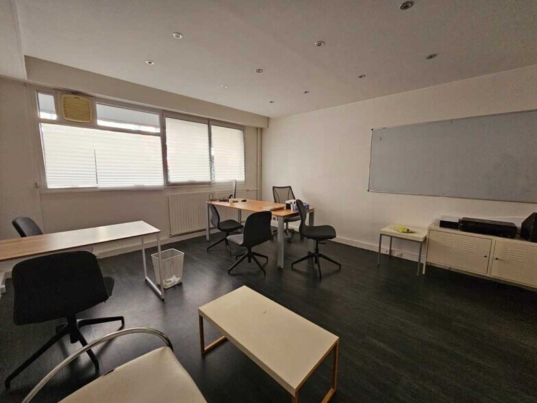 Office in Boulogne-Billancourt for lease - Building Photo - Image 3 of 13