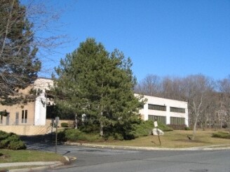 Plus de détails pour 704 Executive Blvd, Valley Cottage, NY - Industriel à louer