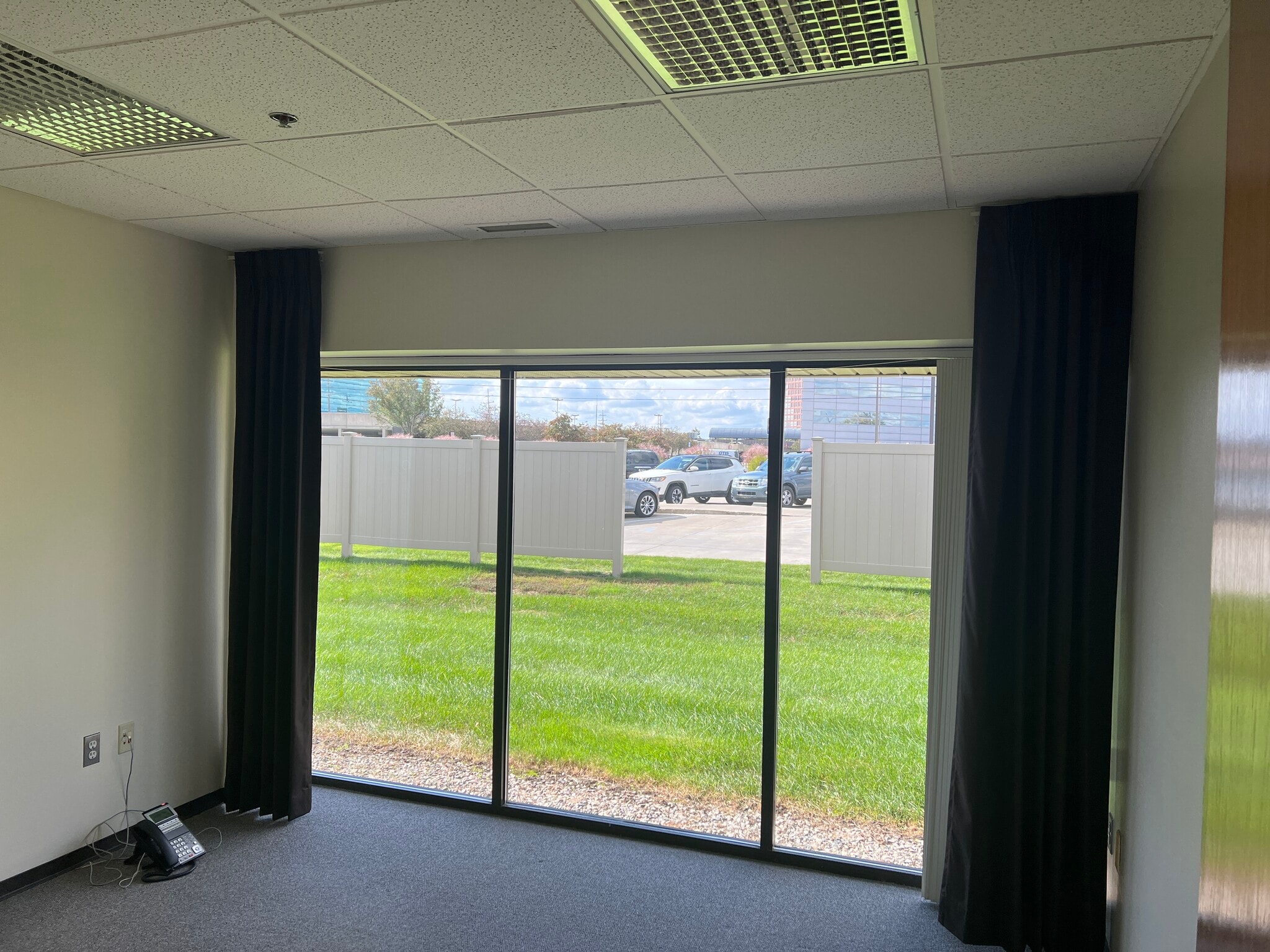 200 E Big Beaver Rd, Troy, MI à louer Photo intérieure- Image 1 de 1