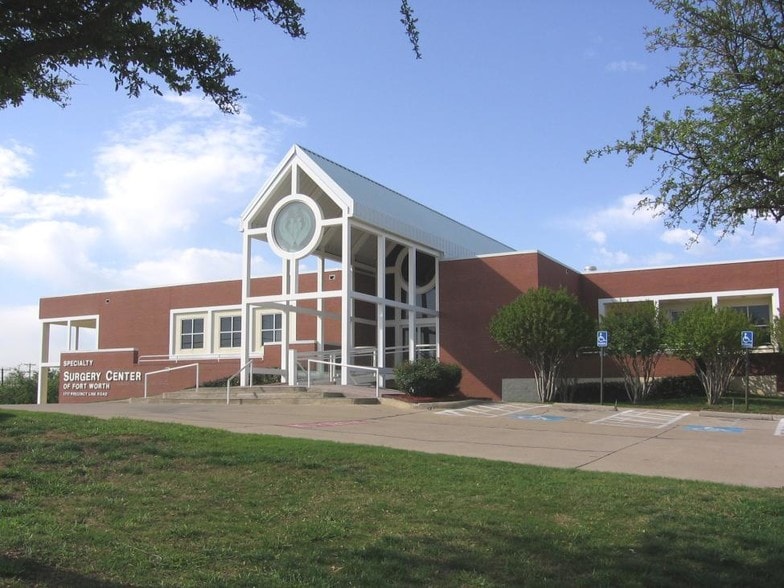 1717 Precinct Line Rd, Hurst, TX for lease - Building Photo - Image 1 of 14