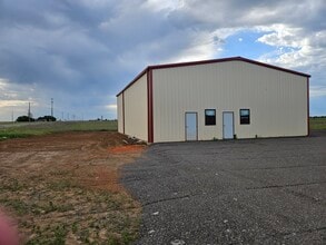 20800 Hwy 152, Union City, OK for lease Interior Photo- Image 2 of 3