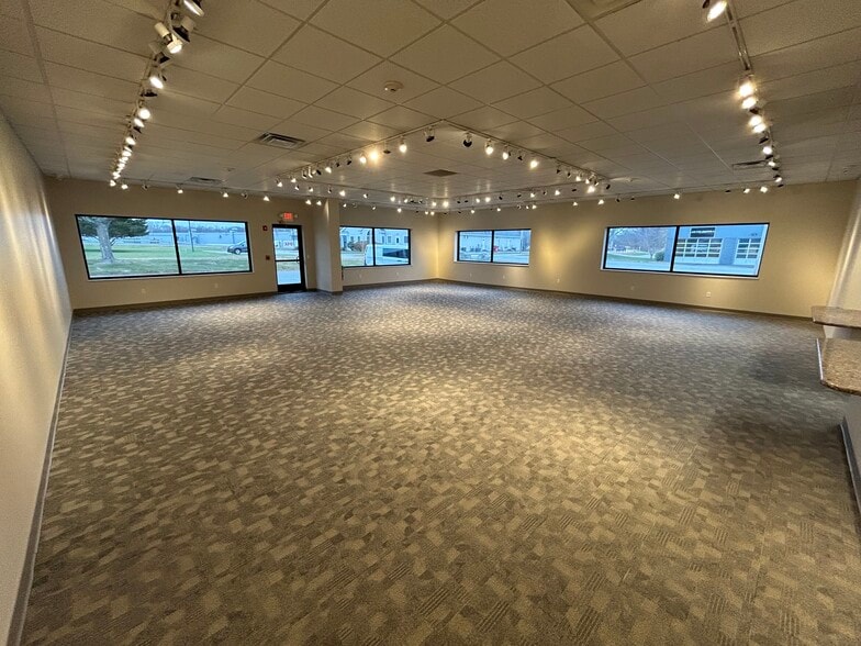 1 New Industrial Way, Warren, RI for lease - Interior Photo - Image 1 of 23