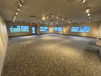 Plus de détails pour 1 New Industrial Way, Warren, RI - Industriel à louer