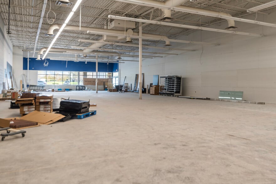 1160 W Hill Field Rd, Layton, UT for lease - Interior Photo - Image 3 of 4