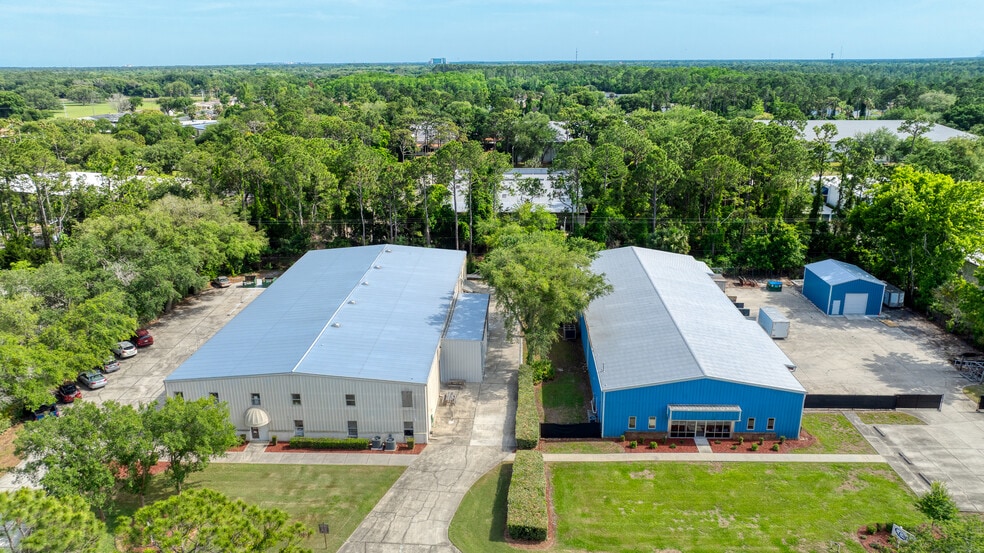 4 & 6 Aviator Way portefeuille de 2 propriétés à vendre sur LoopNet.ca - Photo du bâtiment - Image 2 de 63