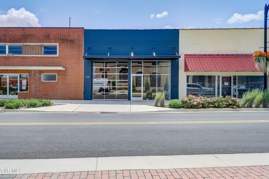 331 W Walnut St, Johnson City, TN à vendre - Photo du bâtiment - Image 2 de 25