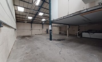 10-15 Kay Close, Plymouth for lease Interior Photo- Image 2 of 3