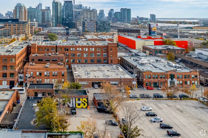41 Fraser Ave, Toronto, ON à louer - Aérien - Image 2 de 13