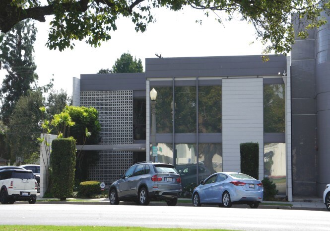 2100 Huntington Dr, San Marino, CA à louer - Photo du bâtiment - Image 3 de 7