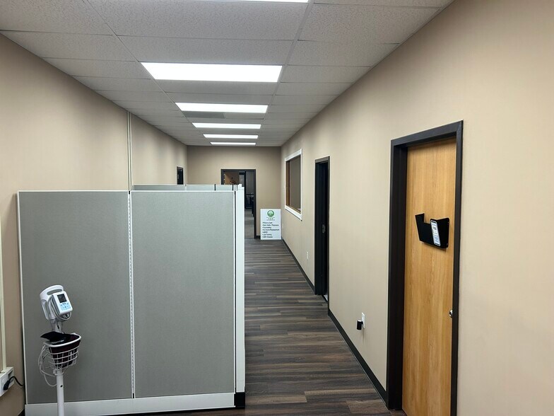 303 6th Ave, Saint Albans, WV à louer - Photo du bâtiment - Image 3 de 7