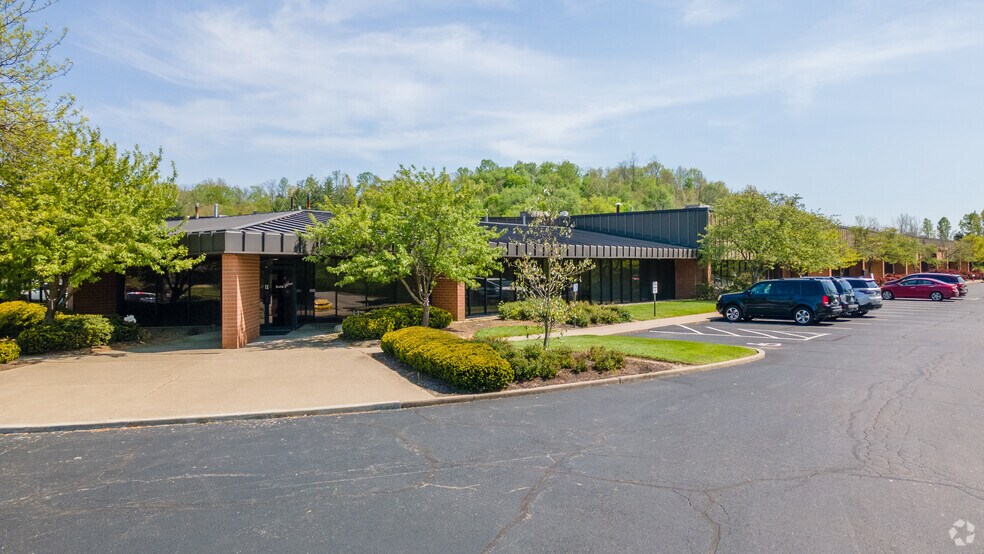 50 W TechneCenter Dr, Milford, OH à louer - Photo du bâtiment - Image 2 de 4