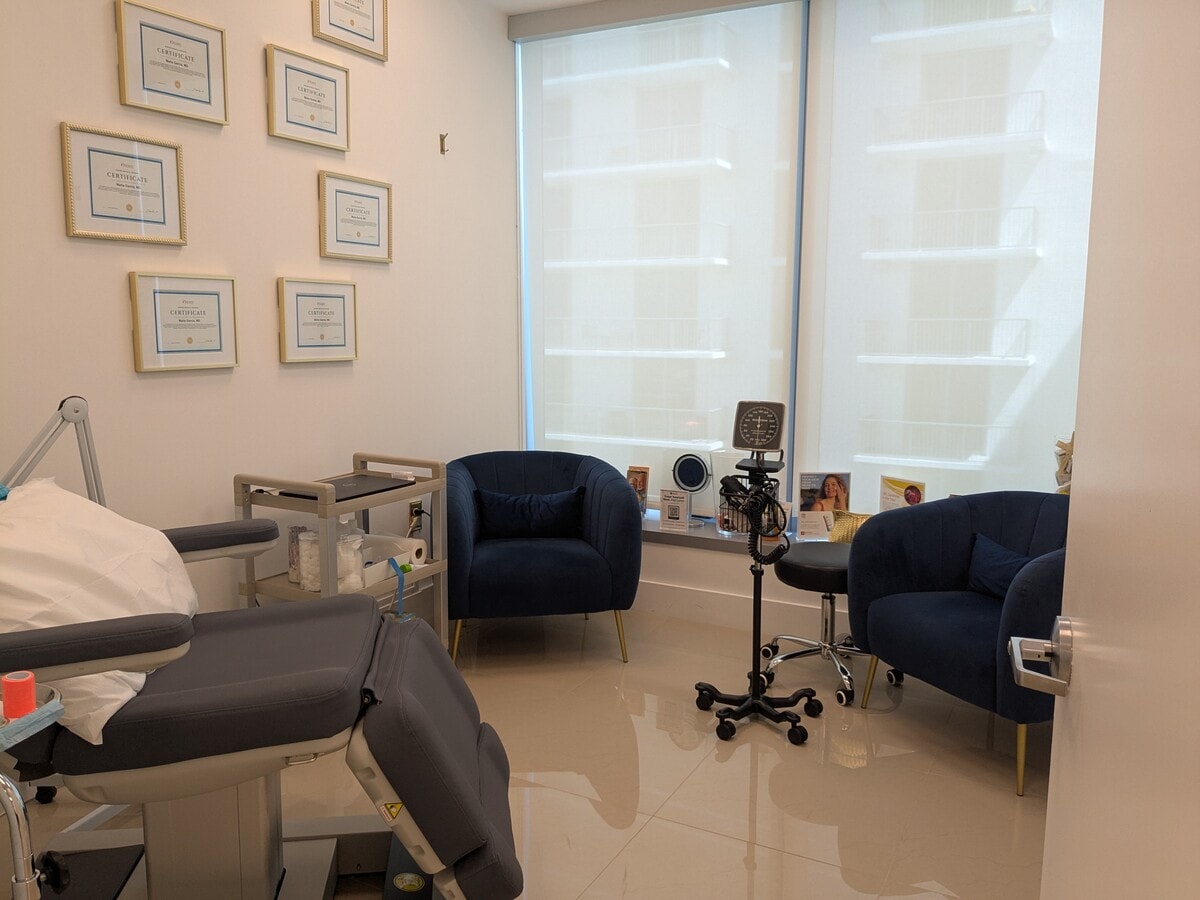 8950 SW 74th Ct, Miami, FL 33156 - Unité 1702 - - Photo intérieure - Image 2 of 5