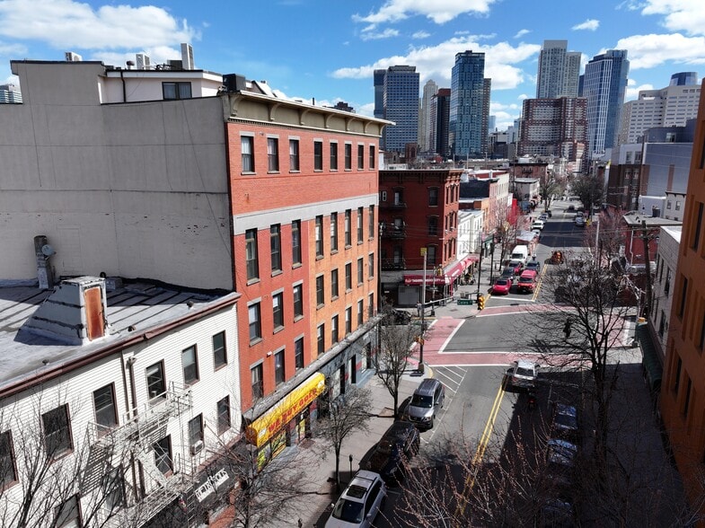236 NEWARK Ave, Jersey City, NJ for lease - Building Photo - Image 3 of 18