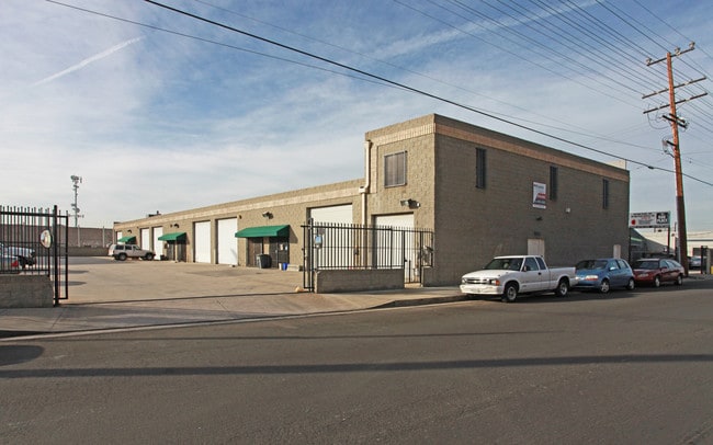 More details for 13152 Raymer St, North Hollywood, CA - Industrial for Lease